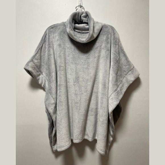 Cuddle Soft Plush Poncho – Silver Grey NWOT - Picture 2 of 7
